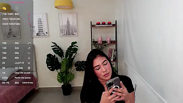 Sassy--Girl online show from February 2025 06:04:02 PM