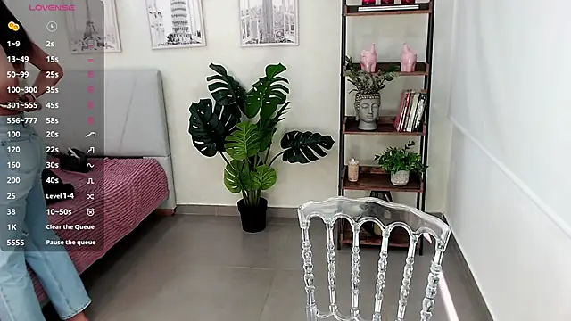 Sassy--Girl online show from February 2025 06:04:01 PM