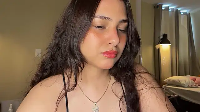 xSelena online show from February 2026 08:40:02 PM