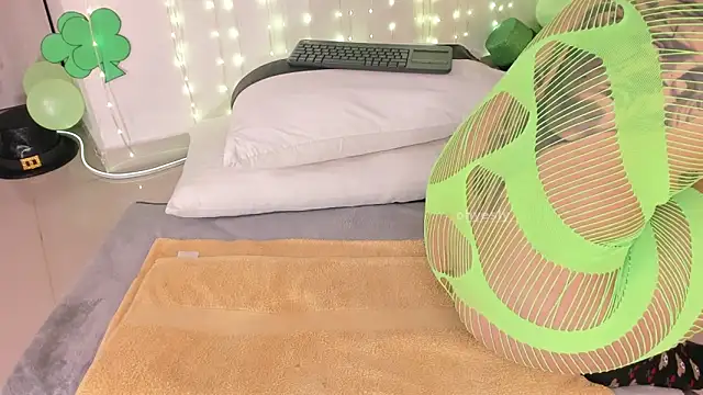 ohyesly  online show from March 2026 10:19:02 AM