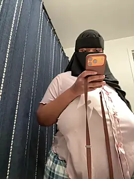 Snapshot of Submissive_Arab chatting on May 2026 11:36:01 PM Submissive Arab online show from May 2026 11:36:01 PM
