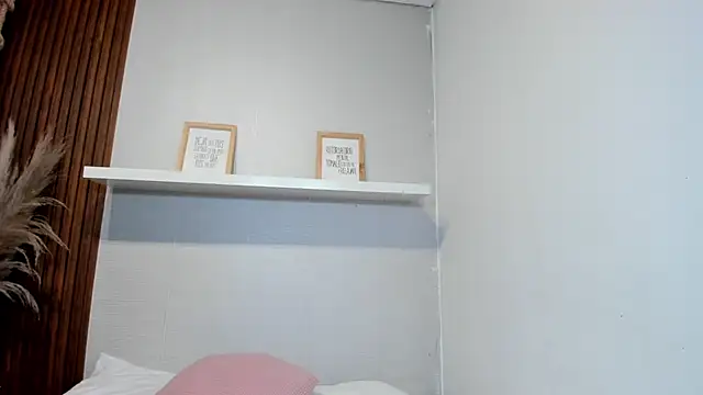 LANA-JONNES online show from January 2026 10:13:02 PM