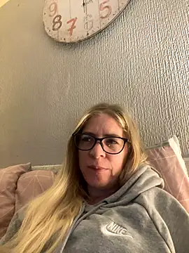 jayjencam online show from October 2025 09:01:01 PM