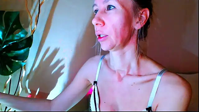 OLIVIA CANDY online show from March 2025 04:21:02 AM