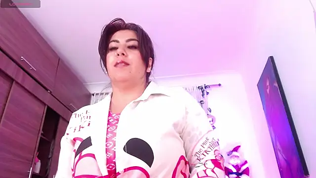 Snapshot of gatuwildhott chatting on December 2024 05:31:01 AM gatuwildhott online show from December 2024 05:31:01 AM