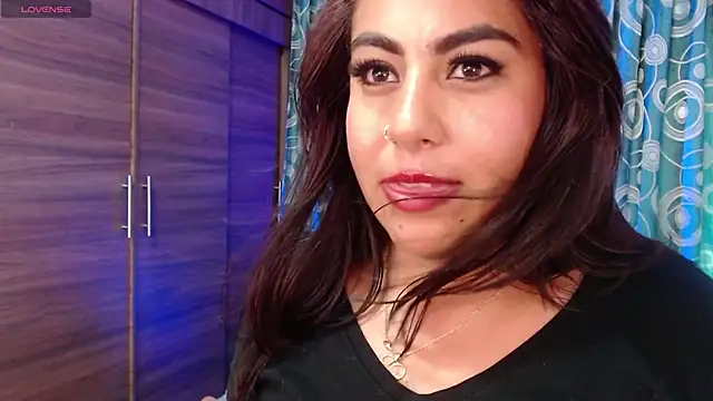 Snapshot of gatuwildhott chatting on January 2025 06:06:02 AM gatuwildhott online show from January 2025 06:06:02 AM