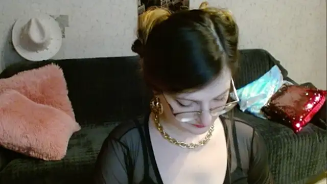 Snapshot of Arielsssplash chatting on December 2025 02:45:02 PM Arielsssplash online show from December 2025 02:45:02 PM