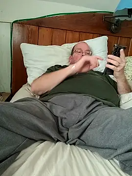 Snapshot of mrwizard4570 chatting on February 2026 03:17:02 PM mrwizard4570 online show from February 2026 03:17:02 PM