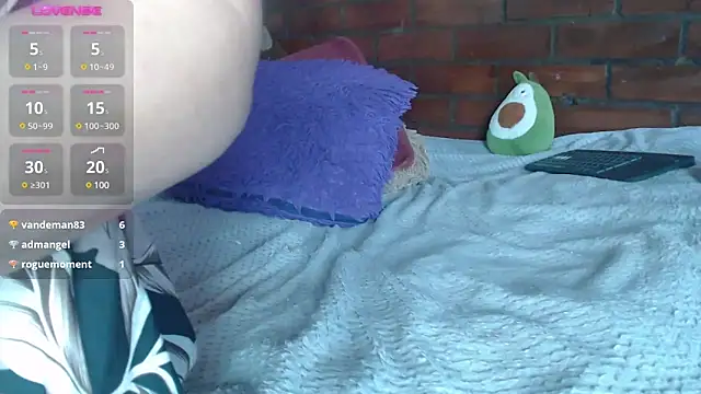 Snapshot of LIila28six chatting on February 2025 03:47:01 PM LIila28six online show from February 2025 03:47:01 PM