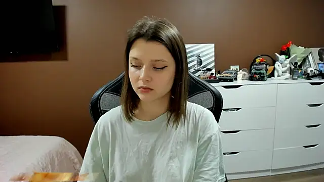 SoniNesti online show from February 2026 02:16:02 PM