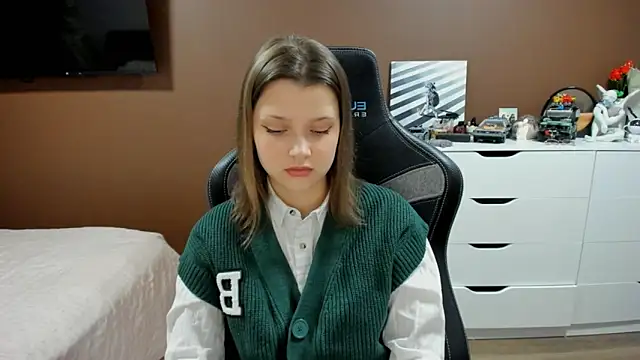 SoniNesti online show from March 2026 02:22:01 PM