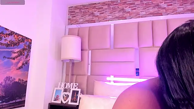 ShaniaBrownn online show from December 2025 08:27:01 PM