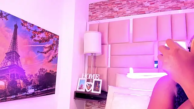 ShaniaBrownn online show from December 2025 08:28:02 PM