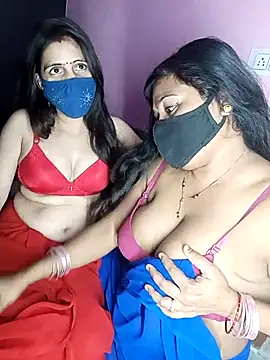 Snapshot of cutee__crazy chatting on October 2025 06:16:02 PM cutee crazy online show from October 2025 06:16:02 PM