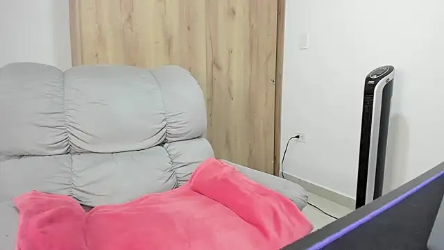 xspecialoomx online show from April 2026 01:50:02 PM