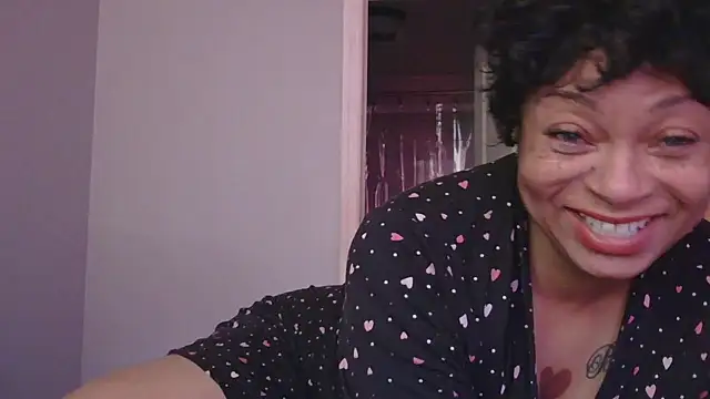 MSweetLindaParks online show from October 2025 12:16:02 PM