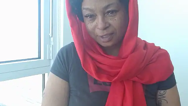 MSweetLindaParks online show from April 2026 05:28:01 PM