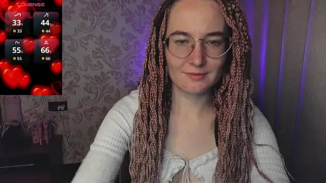 Snapshot of AgnesGraham chatting on April 2026 10:07:02 PM AgnesGraham online show from April 2026 10:07:02 PM