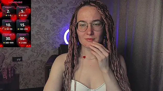Snapshot of AgnesGraham chatting on April 2026 10:37:02 PM AgnesGraham online show from April 2026 10:37:02 PM