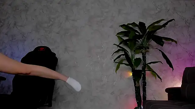 Emma7 online show from September 2025 03:28:01 AM