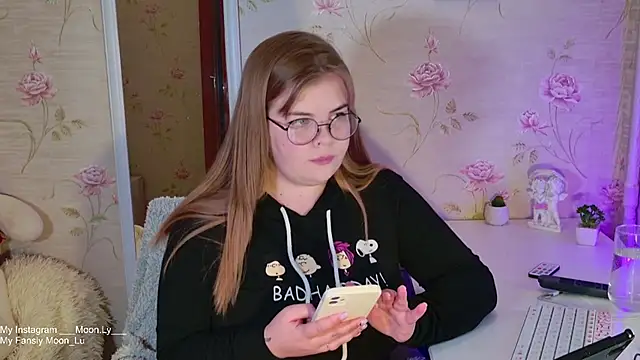 sinnamon  online show from October 2025 12:39:02 PM