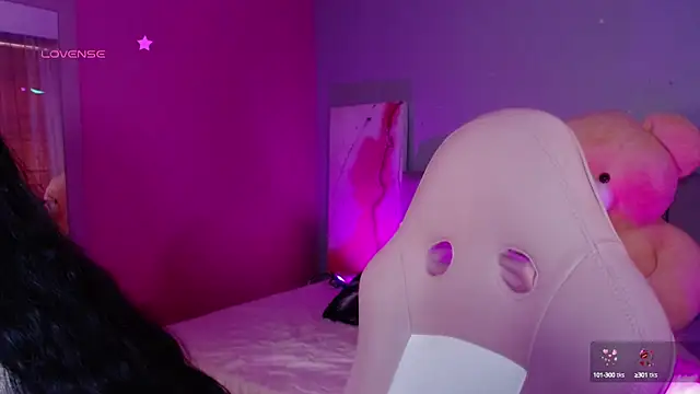 Snapshot of kim_blake chatting on December 2024 12:02:01 PM kim blake online show from December 2024 12:02:01 PM