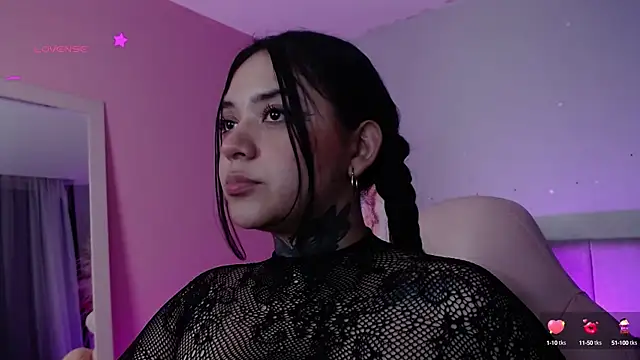 Snapshot of kim_blake chatting on January 2025 11:37:02 PM kim blake online show from January 2025 11:37:02 PM