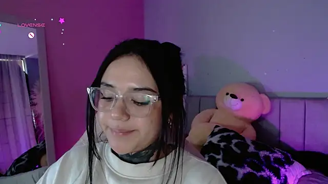 Snapshot of kim_blake chatting on January 2025 04:39:01 PM kim blake online show from January 2025 04:39:01 PM