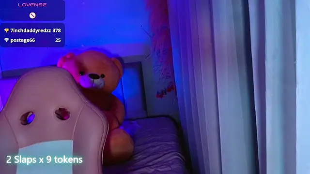 Snapshot of kim_blake chatting on February 2025 03:20:01 PM kim blake online show from February 2025 03:20:01 PM