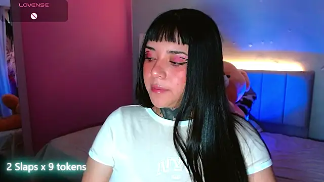 Snapshot of kim_blake chatting on February 2025 12:13:02 PM kim blake online show from February 2025 12:13:02 PM