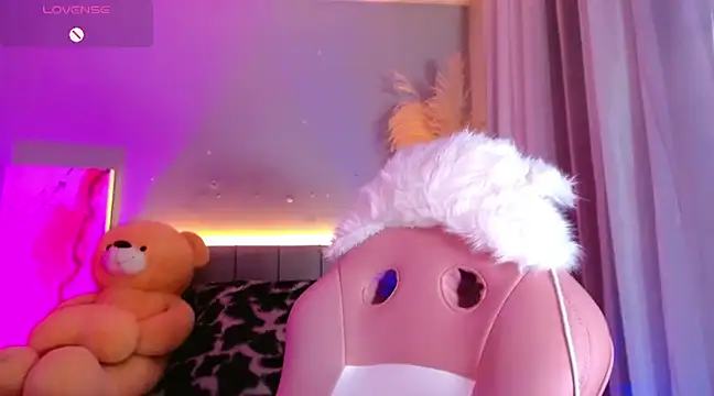 Snapshot of kim_blake chatting on March 2025 03:57:02 PM kim blake online show from March 2025 03:57:02 PM