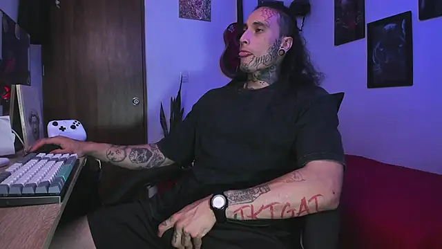 Snapshot of Ryuk_it chatting on January 2026 01:54:02 AM Ryuk it online show from January 2026 01:54:02 AM