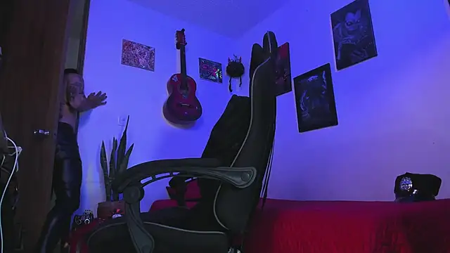 Snapshot of Ryuk_it chatting on February 2026 02:08:02 AM Ryuk it online show from February 2026 02:08:02 AM