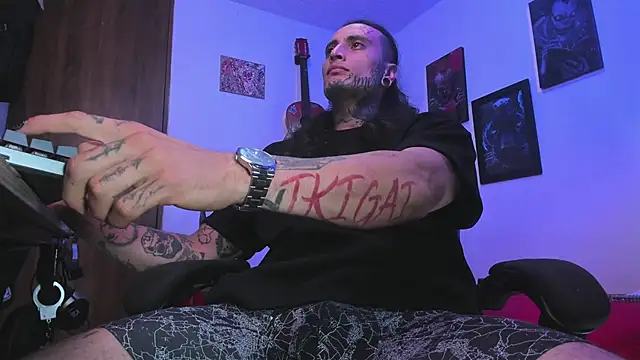 Snapshot of Ryuk_it chatting on February 2026 02:23:01 AM Ryuk it online show from February 2026 02:23:01 AM