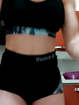 Snapshot of clara-francaise chatting on February 2025 07:30:02 PM clara-francaise online show from February 2025 07:30:02 PM