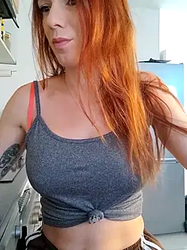 Snapshot of clara-francaise chatting on November 2025 02:30:01 PM clara-francaise online show from November 2025 02:30:01 PM