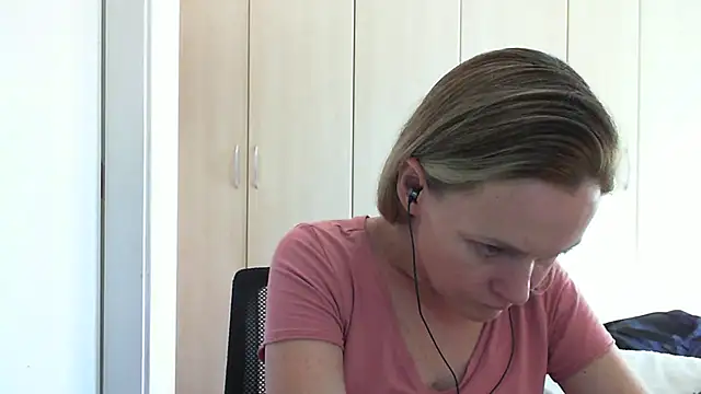 Annylove1 online show from March 2025 05:50:01 PM