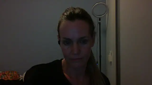 Annylove1 online show from October 2025 12:08:02 AM