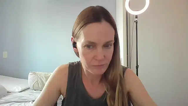 Annylove1 online show from December 2025 03:53:01 PM