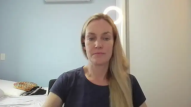 Annylove1 online show from January 2026 10:53:01 AM