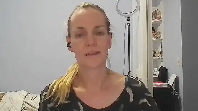 Annylove1 online show from February 2026 12:15:02 AM