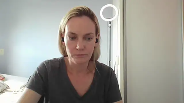 Annylove1 online show from February 2026 04:47:02 PM