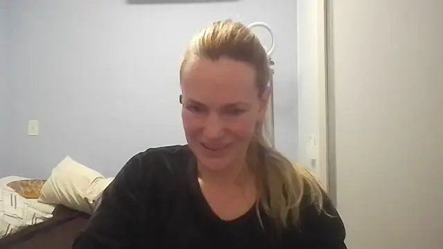 Annylove1 online show from June 2026 12:27:01 AM