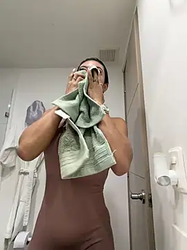 KalaBeckett  online show from April 2026 12:16:02 PM