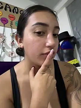 Hannahoff online show from March 2025 03:19:01 AM