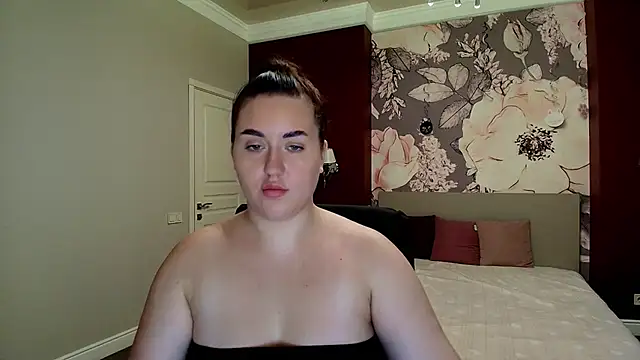 Roxie Bradley online show from September 2025 06:18:01 AM