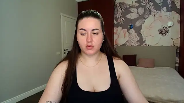 Roxie Bradley online show from May 2026 05:47:02 AM