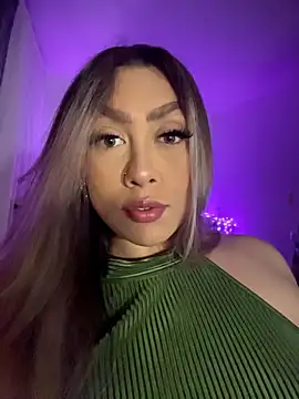 Snapshot of Im_sophiie chatting on February 2026 06:53:02 AM Im sophiie online show from February 2026 06:53:02 AM