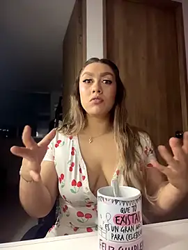 Im sophiie online show from April 2026 06:52:01 AM