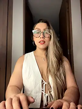 Im sophiie online show from April 2026 07:14:01 AM